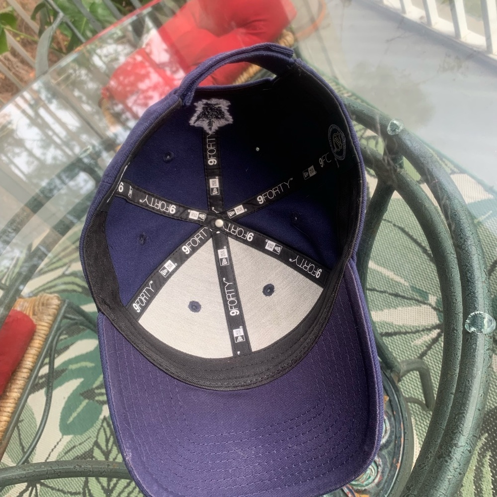 Toronto Maple Leafs Cap 🧢 - Picture 7 of 10